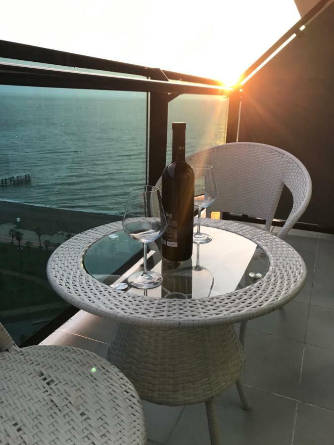 Sea View Apartments Orbi Beach Tower Batumi Eksteriør bilde