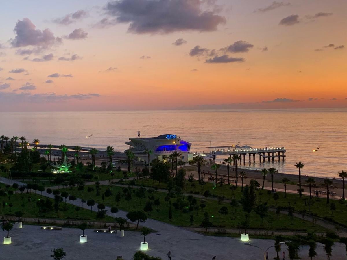 Sea View Apartments Orbi Beach Tower Batumi Eksteriør bilde
